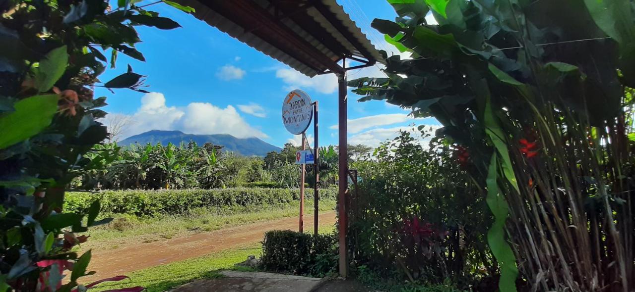 Bed and Breakfast Jardin Entre Montanas Bijagua Esterno foto