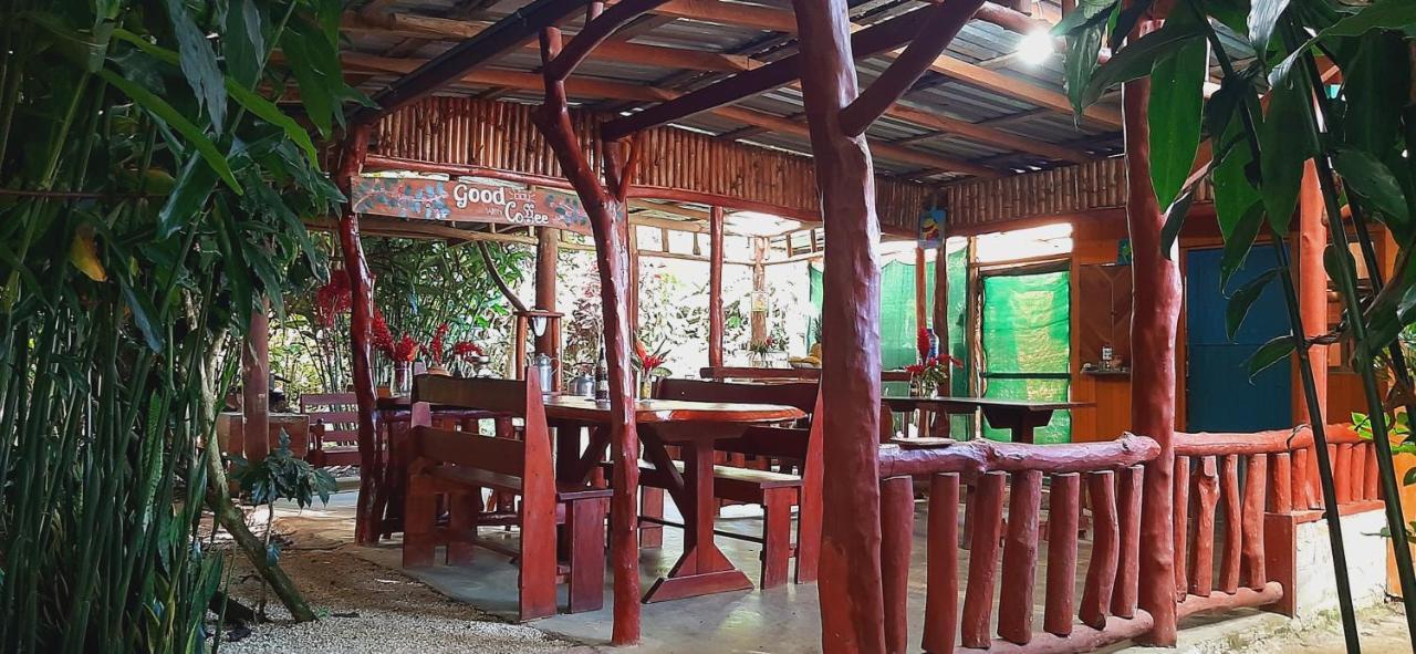 Bed and Breakfast Jardin Entre Montanas Bijagua Esterno foto