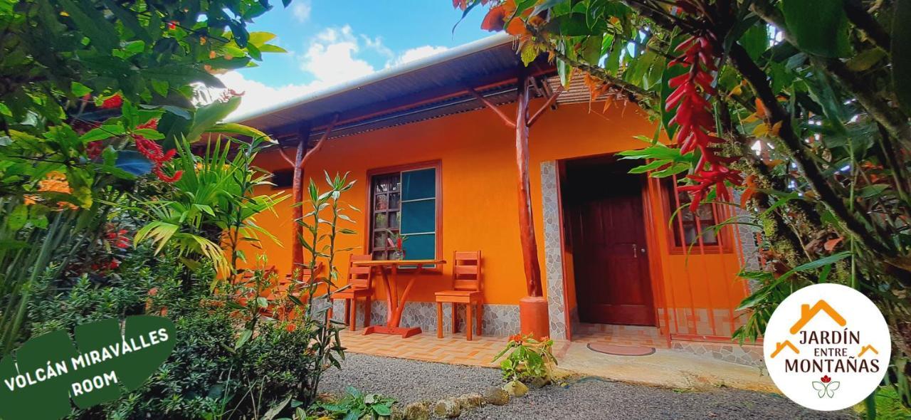 Bed and Breakfast Jardin Entre Montanas Bijagua Esterno foto
