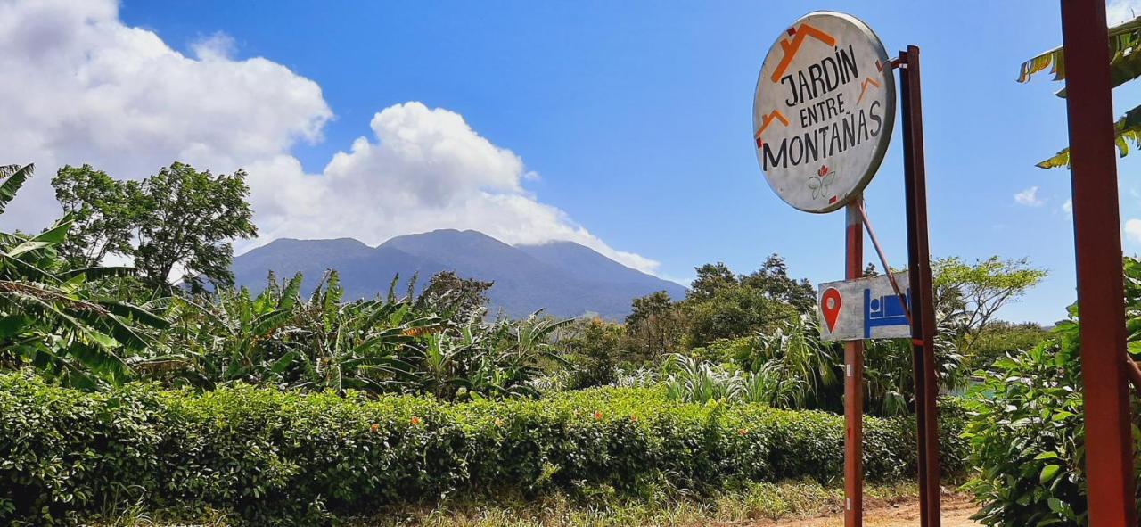 Bed and Breakfast Jardin Entre Montanas Bijagua Esterno foto