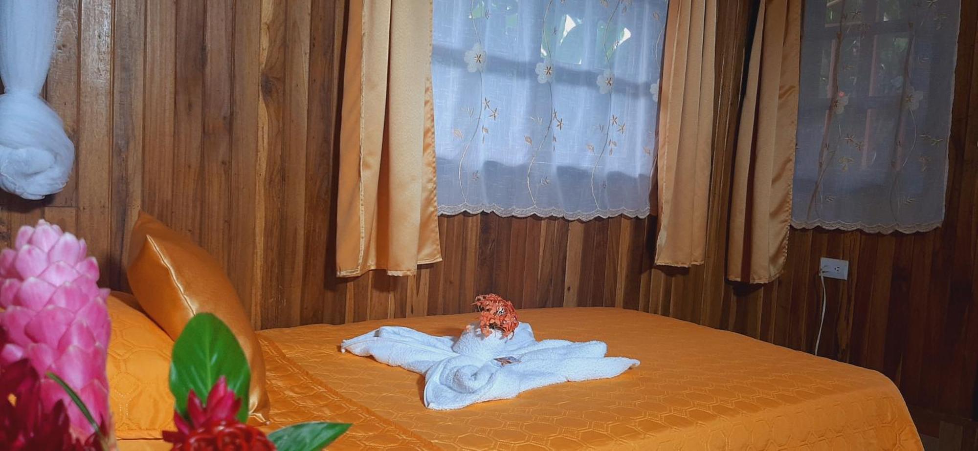 Bed and Breakfast Jardin Entre Montanas Bijagua Esterno foto