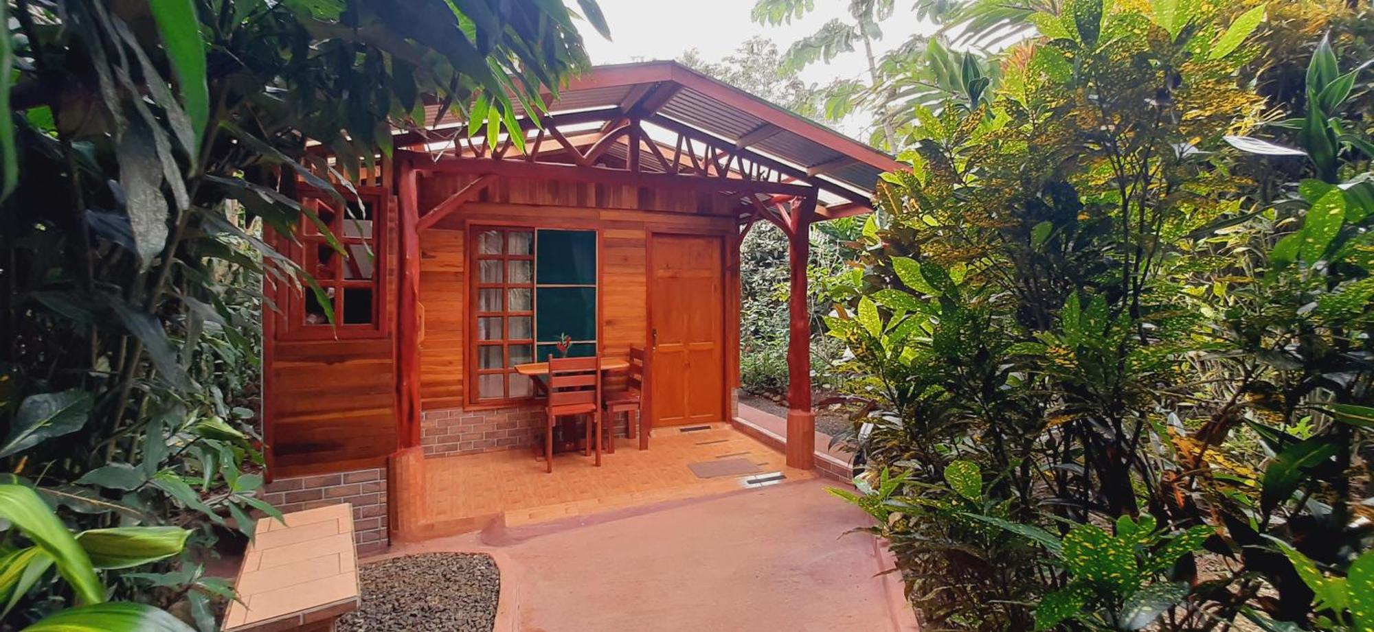 Bed and Breakfast Jardin Entre Montanas Bijagua Esterno foto